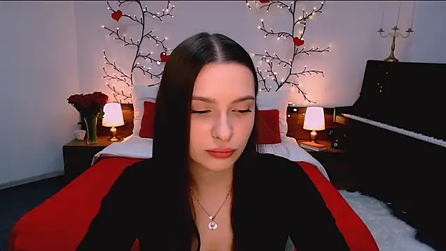 charming berry online show from December 1, 1:05 pm