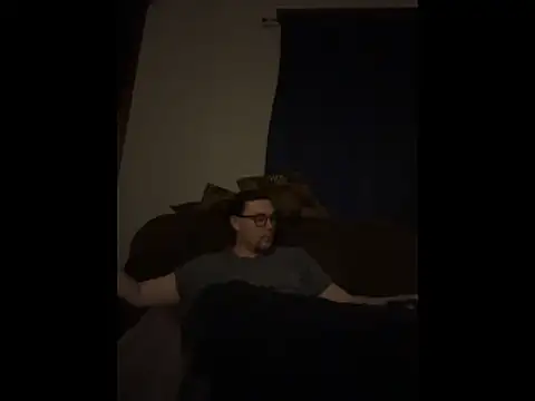 Snapshot of LucidLuca chatting on November 24, 11:15 pm LucidLuca online show from November 24, 11:15 pm