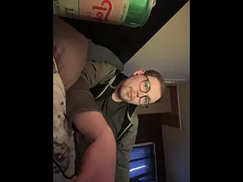 Snapshot of LucidLuca chatting on November 29, 9:51 pm LucidLuca online show from November 29, 9:51 pm