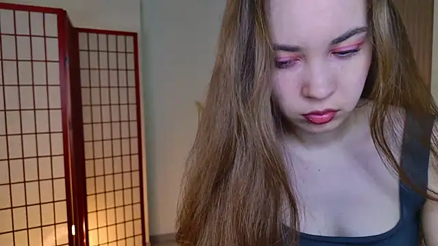 Snapshot of SilentLily chatting on November 20, 8:30 pm SilentLily online show from November 20, 8:30 pm