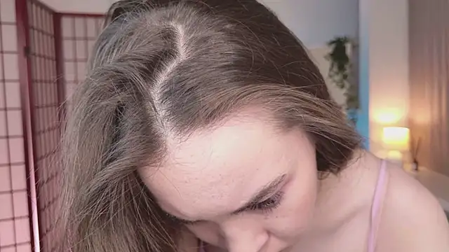 Snapshot of SilentLily chatting on November 25, 9:04 pm SilentLily online show from November 25, 9:04 pm