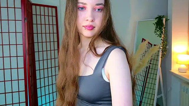 Snapshot of SilentLily chatting on November 30, 9:30 pm SilentLily online show from November 30, 9:30 pm