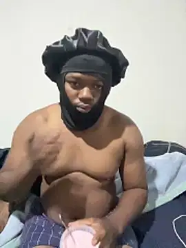 Snapshot of mrcougarfucker chatting on June 2, 9:39 pm mrcougarfucker online show from June 2, 9:39 pm