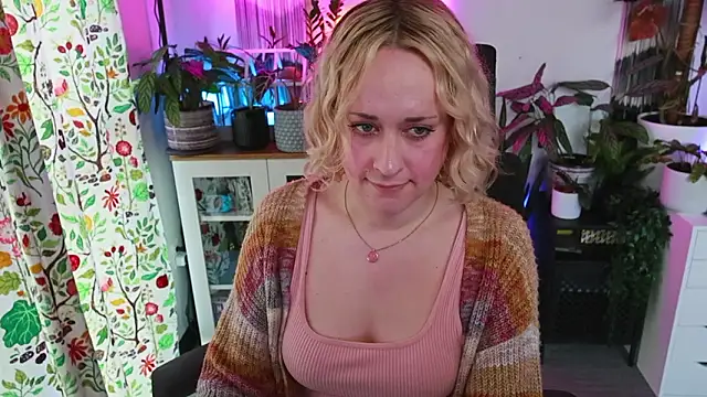 xzoeyryanx online show from February 10, 6:45 pm