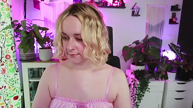 Snapshot of xzoeyryanx chatting on June 29, 6:08 pm xzoeyryanx online show from June 29, 6:08 pm