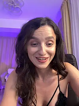 AnnaHarperX online show from October 9, 5:00 pm