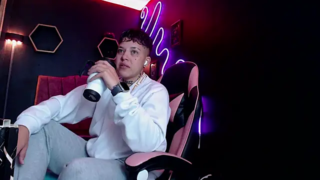 Sweet  heart   online show from November 18, 3:16 pm