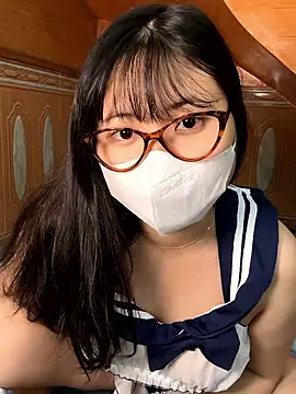 Snapshot of hide_from_colleagues chatting on January 16, 7:01 am hide from colleagues online show from January 16, 7:01 am