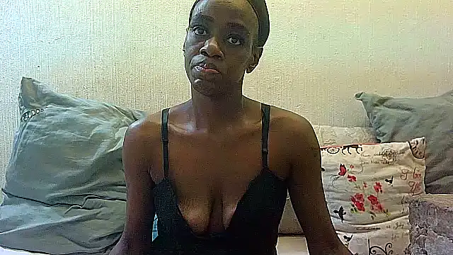 BrunetteNaomi8 online show from July 28, 9:36 pm