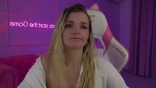 AnnyRaii online show from March 2, 7:15 am