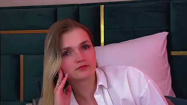 AnnyRaii online show from March 8, 2:04 am