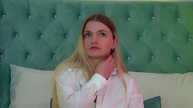 AnnyRaii online show from March 18, 6:05 am