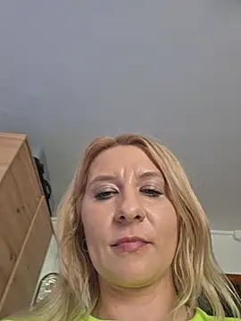 KaylinJan online show from June 8, 3:01 pm