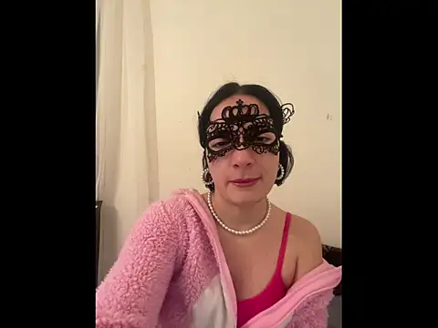 Pineapple online show from December 4, 9:29 am