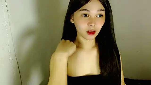 Snapshot of sluttyLeila chatting on December 19, 11:45 pm sluttyLeila online show from December 19, 11:45 pm