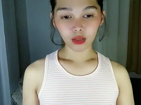 Snapshot of sluttyLeila chatting on January 18, 1:26 pm sluttyLeila online show from January 18, 1:26 pm