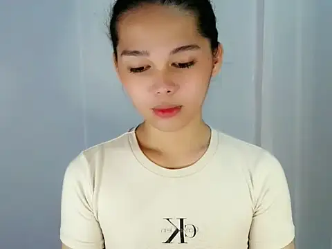 Snapshot of sluttyLeila chatting on February 1, 2:59 pm sluttyLeila online show from February 1, 2:59 pm