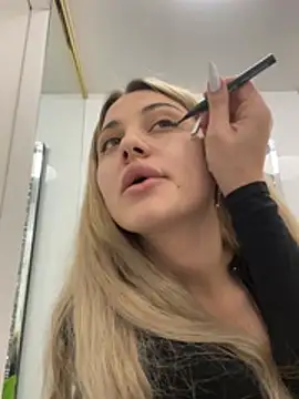 Chloe GraceeX online show from March 6, 6:26 pm