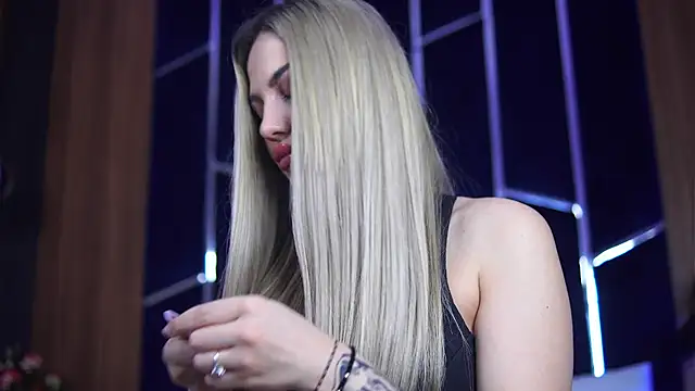 Chloe GraceeX online show from March 14, 8:25 pm