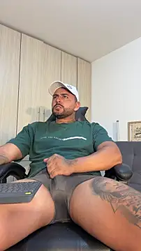 Snapshot of david10kc chatting on November 28, 3:20 am david10kc online show from November 28, 3:20 am