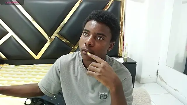 NoahJhonson69 online show from March 4, 11:38 am