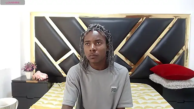 NoahJhonson69 online show from June 3, 12:19 pm