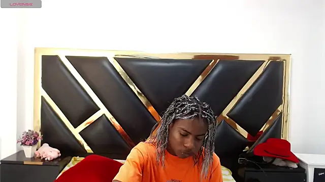 NoahJhonson69 online show from June 7, 11:36 am
