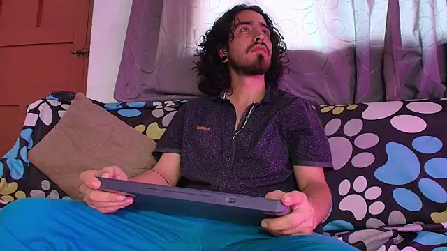 Snapshot of Jave_rave chatting on May 11, 6:49 pm Jave rave online show from May 11, 6:49 pm