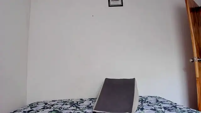 Snapshot of Jave_rave chatting on June 14, 12:40 pm Jave rave online show from June 14, 12:40 pm