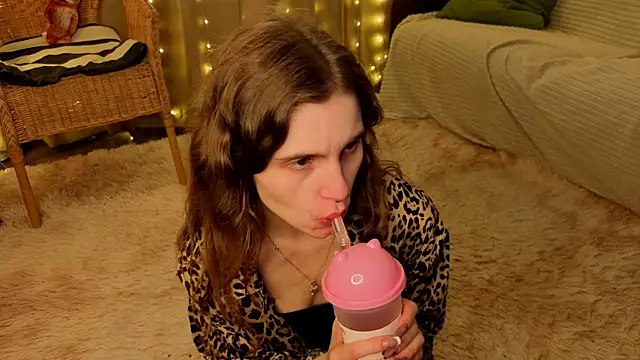 RozanneJordan online show from June 5, 5:18 pm