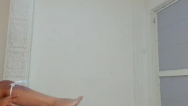 kendall x0 online show from April 11, 2:27 am