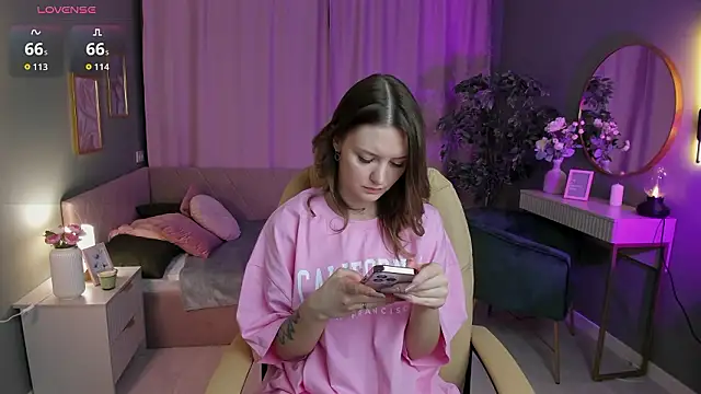 Ursula Andres online show from March 7, 1:02 am