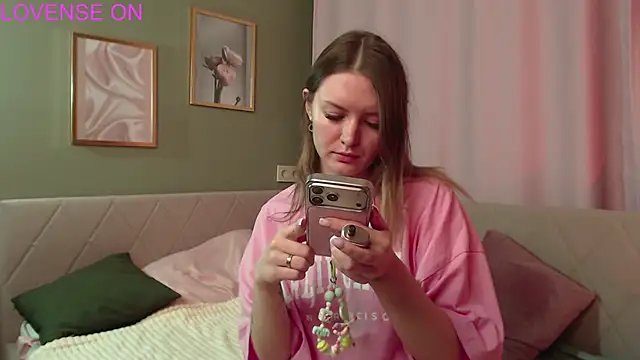 Ursula Andres online show from May 24, 1:21 am