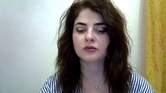 Snapshot of Darkroseq chatting on February 13, 5:53 pm Darkroseq online show from February 13, 5:53 pm