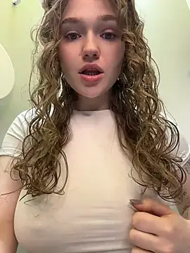 Snapshot of RussianWoman chatting on June 20, 2:14 am RussianWoman online show from June 20, 2:14 am