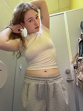 Snapshot of RussianWoman chatting on July 10, 1:10 am RussianWoman online show from July 10, 1:10 am