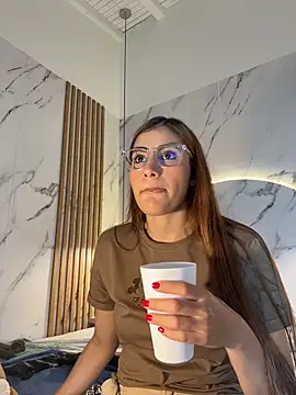 Snapshot of IsabelaStefano chatting on December 20, 3:35 am IsabelaStefano online show from December 20, 3:35 am