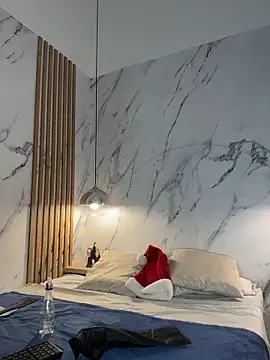 Snapshot of IsabelaStefano chatting on December 21, 3:24 am IsabelaStefano online show from December 21, 3:24 am