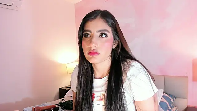 Snapshot of IsabelaStefano chatting on April 10, 3:12 am IsabelaStefano online show from April 10, 3:12 am