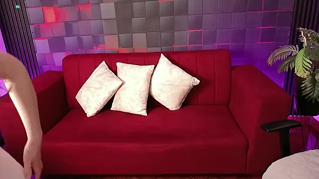 Snapshot of GracieCollins chatting on July 9, 3:49 pm GracieCollins online show from July 9, 3:49 pm