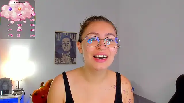 Snapshot of MarieTaylor_ chatting on May 6, 6:24 pm MarieTaylor online show from May 6, 6:24 pm