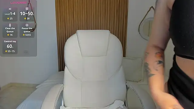 Alaska deluxe online show from April 27, 11:36 pm