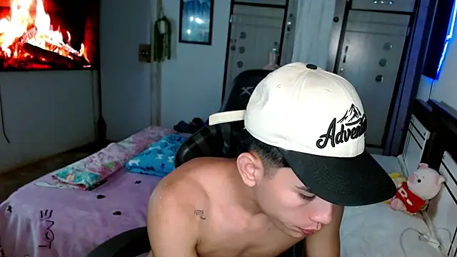 kennyonly  online show from November 28, 2:36 am