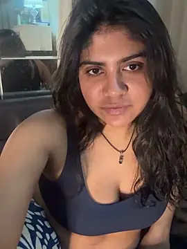 TiaBella  online show from April 13, 7:52 pm