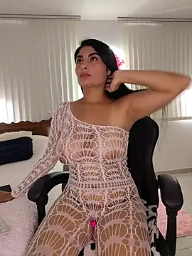 Snapshot of Laia_torres1 chatting on July 19, 1:37 pm Laia torres1 online show from July 19, 1:37 pm