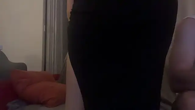 ellafr13 online show from December 4, 1:04 am