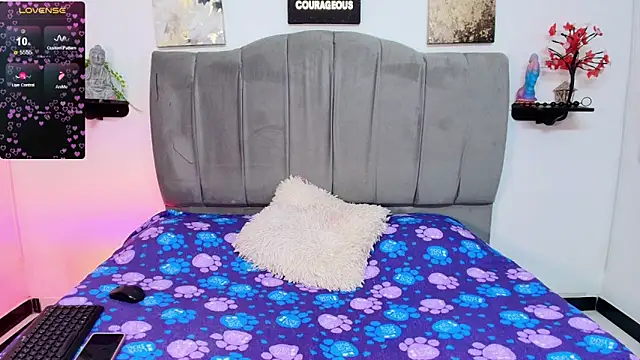 Maddy  Jones online show from April 27, 9:46 pm
