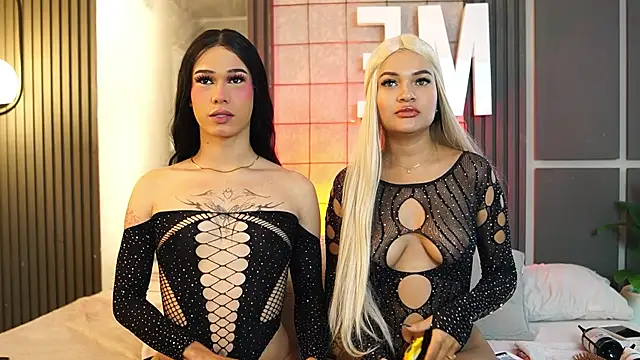 Snapshot of Bratz_luxxxury chatting on January 7, 12:35 am Bratz luxxxury online show from January 7, 12:35 am