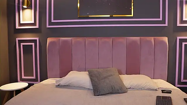 Snapshot of Bratz_luxxxury chatting on March 3, 12:50 am Bratz luxxxury online show from March 3, 12:50 am