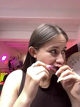 MiaWhiteBunny online show from June 23, 9:46 pm